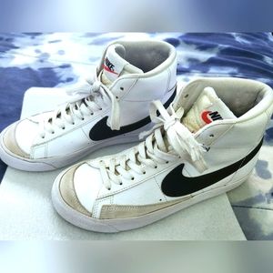 Nike Blazers 77 Kids Size 5